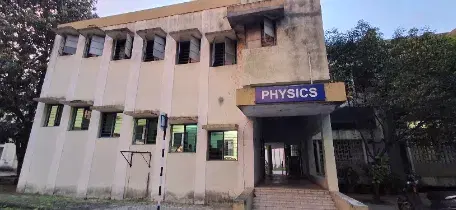 VNIT Nagpur Academic building photo 1